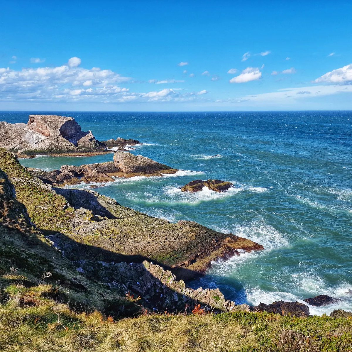 As the summer days begin to kick in lets look at one of the most beautiful walks in Moray Speyside 😍 #EscapeYourEveryday Where will you be spending your summer days? 👇 morayspeyside.com 📌 - Moray Firth Coast, Moray Speyside 📷 - bencookman (IG)