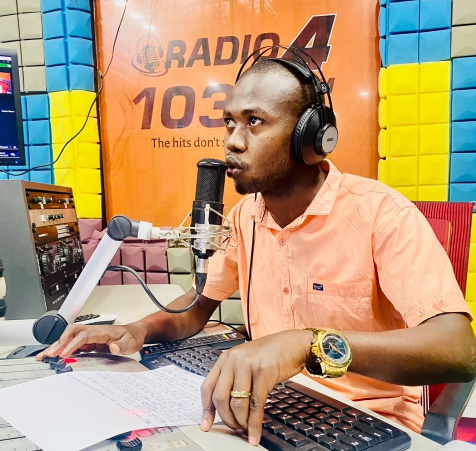 .@coachramoslive is here with the Champions League analysis! Tune in to 103.3 NOW for the ultimate lunchtime sports show until the hour of 4 pm. #EzzoweEsunsule || #Radio4UG