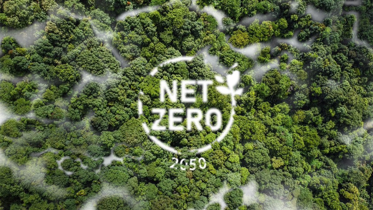UK in Pole Position for Net Zero: The Race Against Climate Change in 2024♻️ The global pursuit of Net Zero emissions is crucial in the race against climate change. Read @grahamstuart's op-ed for Chamber's journal here for more insight👇 chamberuk.com/uk-in-pole-pos… #NetZero