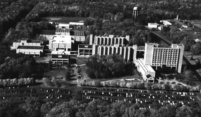 #OTD in 1972, the new, expanded and modernized #FBI Academy opened its doors on a sprawling 385-acre campus carved out of rural Virginia's Quantico Marine Corps base. Learn how it came to be ow.ly/lgIP50RyUzr