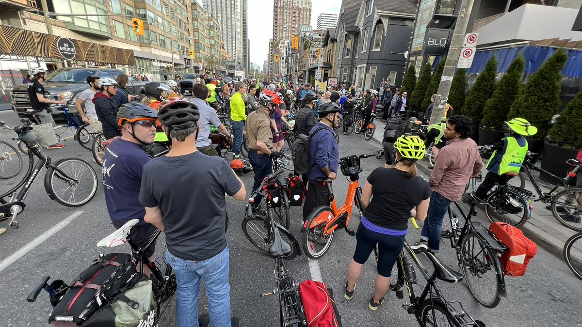 Last night I joined about 100 riders to honour Ali Sezgin Armagan who was killed while cycling on Avenue Rd last week. This was a 4th ghost ride this year, things are not OK in Toronto. @FFSafeStreets @biketo #VisionZero