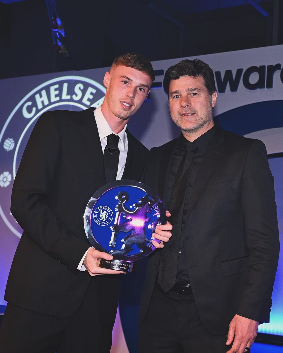Cole Palmer wins the 2023/24 men’s player of the year and the men’s players’ player of the year at Chelsea’s awards party after putting together an outstanding debut season.

#ChelseaFC #ColePalmer #MaxSports #MaxTV