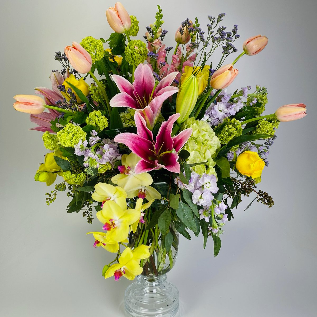 Our floral design team is ready to WOW your loved one with flowers!

#DesignersChoice #Flowers #Orchids #roses #Tulips #Hydrangea #LILY