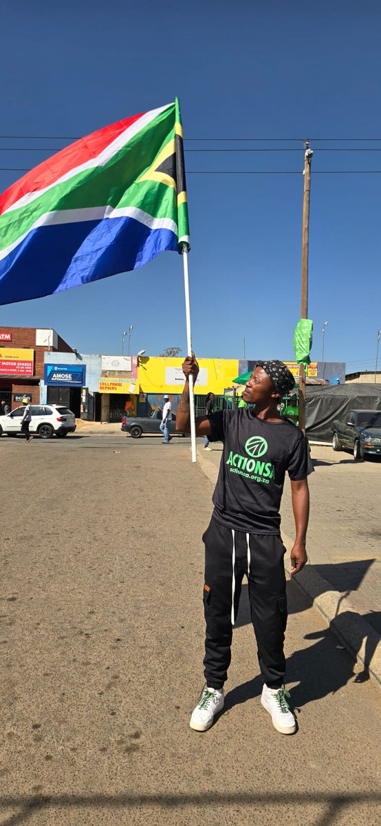 My thought on my not feeling so well day: 'You don't fly the flag of losers over the winners' country' ~ Killer Mike. We 💚 our flag, we don't care how bruised people feel or the point they want to make. We frown upon burning our country's flag. Bad gimmick.. Bad move! @Our_DA