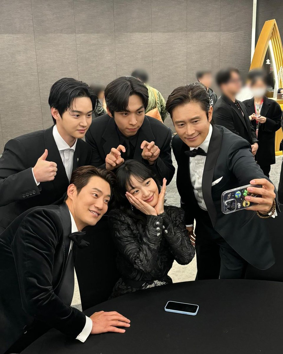 BH Entertainment actors #LeeByungHun, #LeeHeeJun, #KimGoEun, #JooJongHyuk, and #JangDongYoon at the #BaeksangArtsAwards2024 last night! ❤️

📸 bhent_official