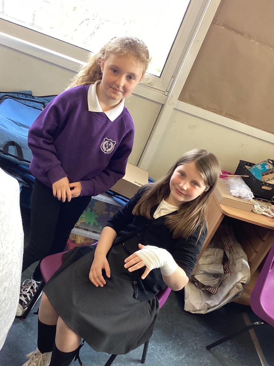 In Primary 3 we enjoyed our First Aid session this morning as part of Health Fortnight. We learned the technique of how to bandage a wrist injury.