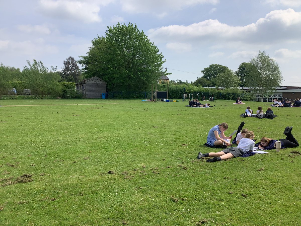 Fun in the sun this morning for our Year 6 children. We took our blankets outside and did our reading revision picnic style ☀️📖