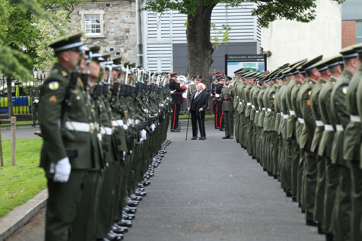 President Higgins today laid a wreath at the burial plot of leaders of the 1916 Rising at the annual State commemoration ceremony at Arbour Hill
