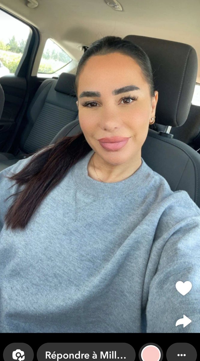 Gabriel77782990's tweet photo. #millajasmine tjr avec ses msg subliminaux !! Grandi un peu roro!! Veh cette vieille tête de tantine en dépression heureusement il y a des brioches!😂😂😂👅 On le sait,que tu le sais...que c'est la guerre !! 🪈🪈🪈 https://t.co/ZXsf87UumZ