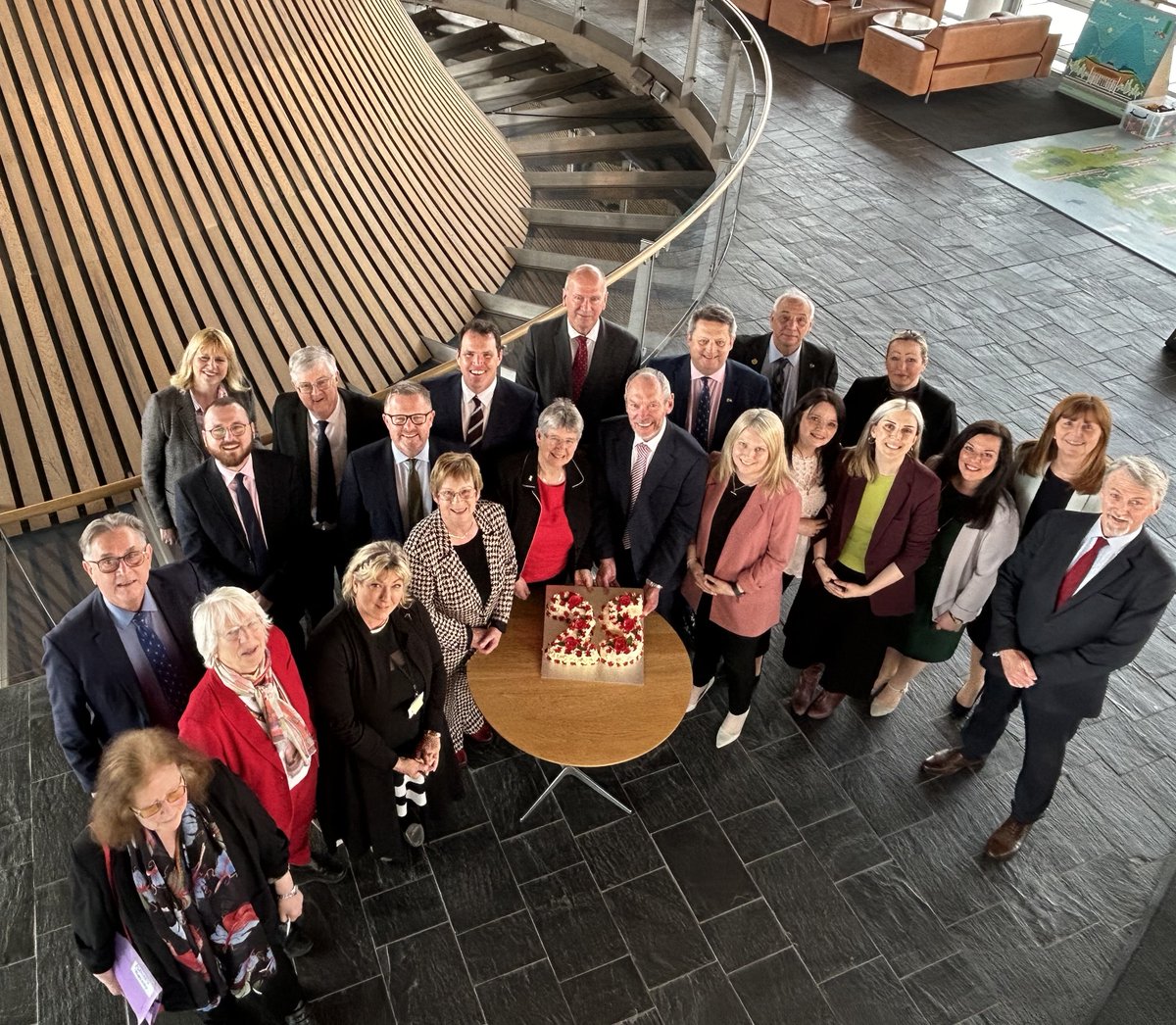 Happy birthday to @SeneddWales 🏴󠁧󠁢󠁷󠁬󠁳󠁿🎂 Proud to celebrate 25 years of devolution alongside some of my fellow @WelshLabour MSs. #Senedd25