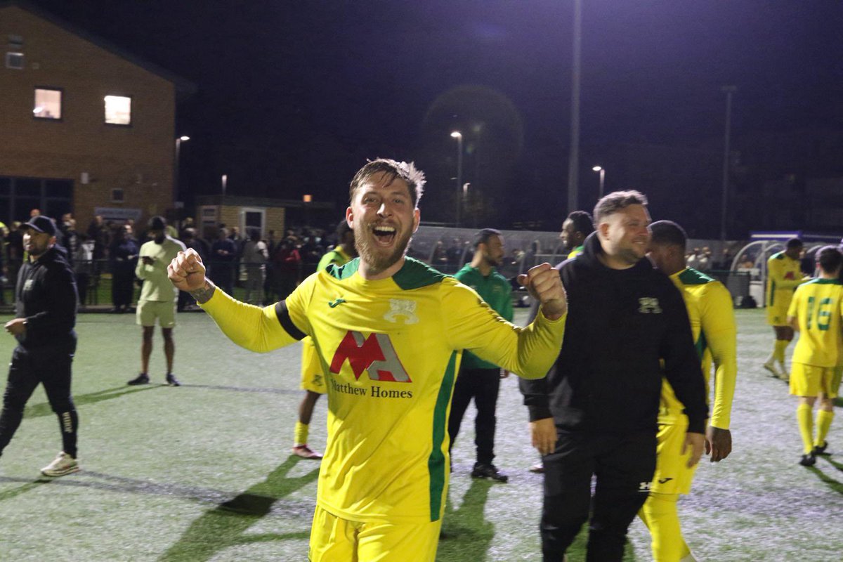 sprague__'s tweet photo. Rayners Lane are double winners 23/24. Cup and promotion. 🏆🏆💛💚 @RaynersLaneFC https://t.co/QVmU5zHxYM