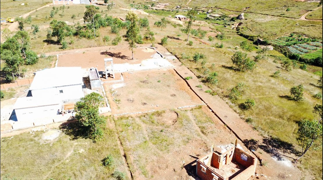 scremmada's tweet photo. ❤️ Découvrez la splendide Résidence ASTRA à Ambohimalaza !
✅ Un cadre enchanteur pour construire vos rêves
✅ L'emplacement parfait pour votre future maison
✅ Des travaux sont déjà en cours...
Prenez rendez-vous 
☎️ Contactez-nous au 034 15 138 82 ou  038 22 467 89 https://t.co/fRhdUSu9V7