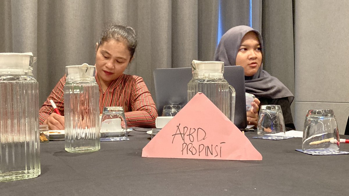 YayasanLKiS's tweet image. Mengawal pilkada tidak hanya sekadar mengawal di bilik suara namun lebih dari itu penting bagi seluruh elemen masyarakat u/ mengawal &amp;amp; memastikan kebijakannya berorientasi pada kebutuhan rakyat terlepas siapapun kepala daerah yang terpilih nanti.

#pilkada #kulonprogo