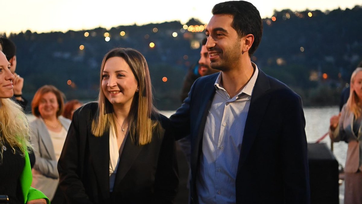 Tuzla Belediye Başkanı Eren Ali Bingöl’ün eşi Ayşegül Bingöl seçimlerin ardından İBB’deki görevinden istifa etmiş politikyol.com/tuzla-belediye…