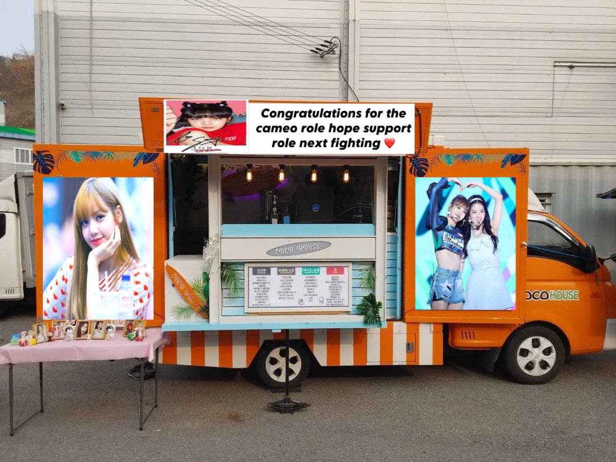 Here is the food truck y’all want now leave jisoo alone