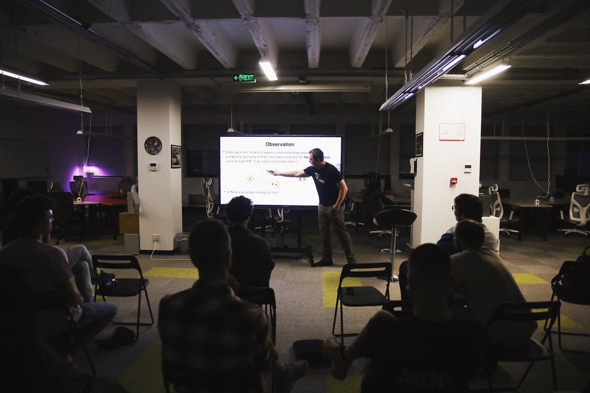 What an engaging discussion about compute solutions at Filecoin Meetup Belgrade! 🇷🇸 Our Team Lead, @VMS11, explained how Fluence, @Filecoin, and @ipcdevs are collaborating, offering insights into decentralized compute networks. Huge thanks to @kirillmadorin for hosting 👏