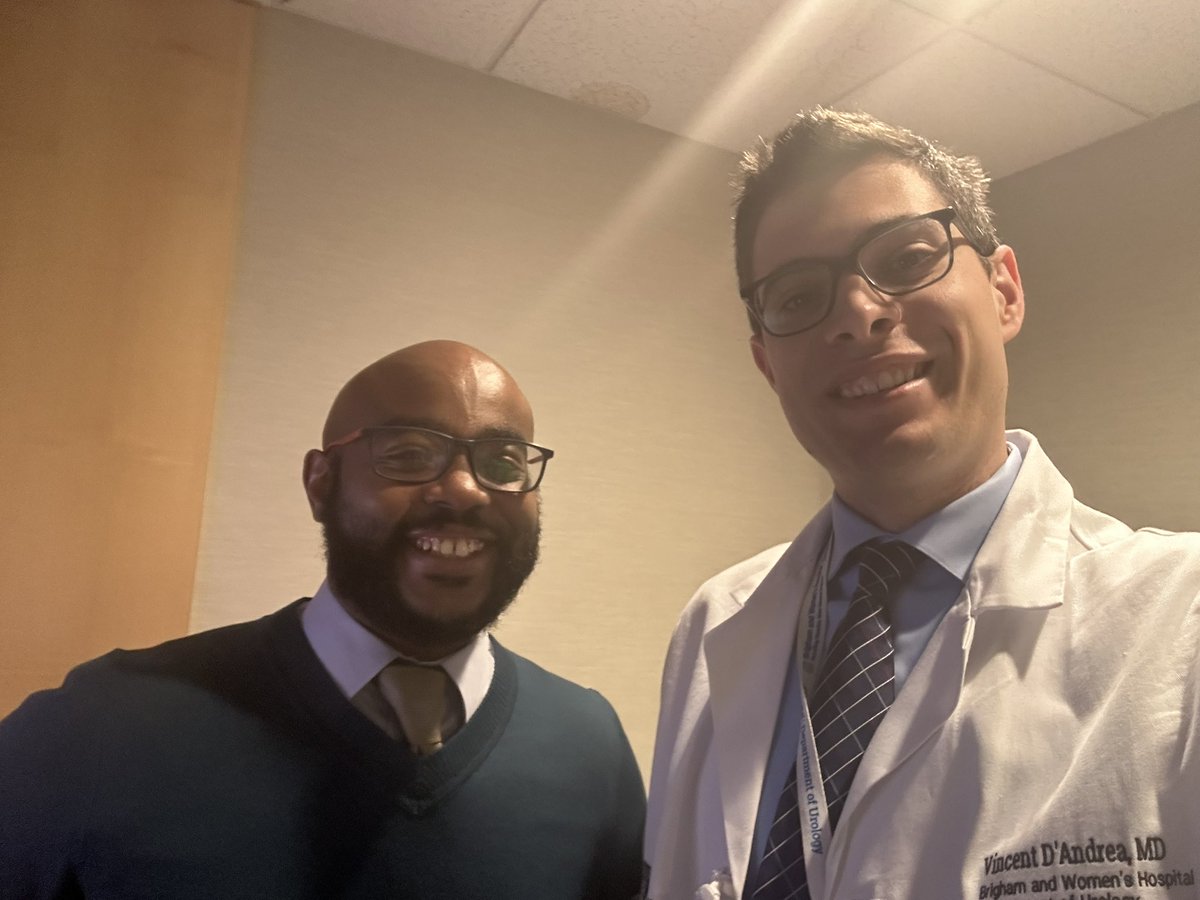 Excellent talk on PPARG/MAPK cross-talk in bladder cancer by @RaieBekele from the @mouwlab at @BWHUrology Grand Rounds this AM. My worlds colliding! Thanks Raie!