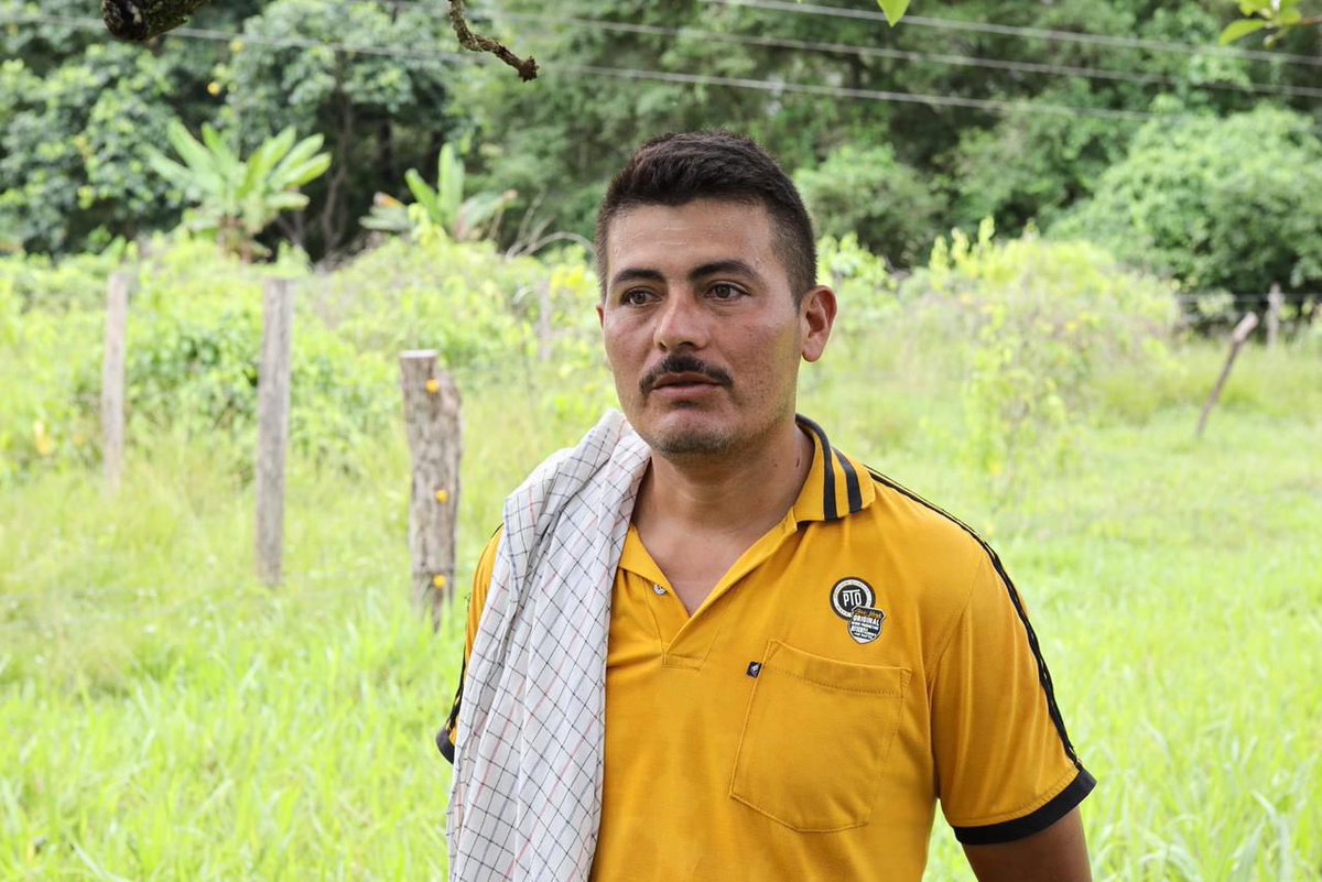 UEenColombia's tweet photo. A través de una Ruta por los eslabones de producción del queso 🧀, en la Finca Villa María conocieron cómo producen mediante buenas prácticas y modelos que conservan los recursos naturales, diversificando sus productos y promoviendo la seguridad alimentaria de sus comunidades. https://t.co/BONmF0Xo3u