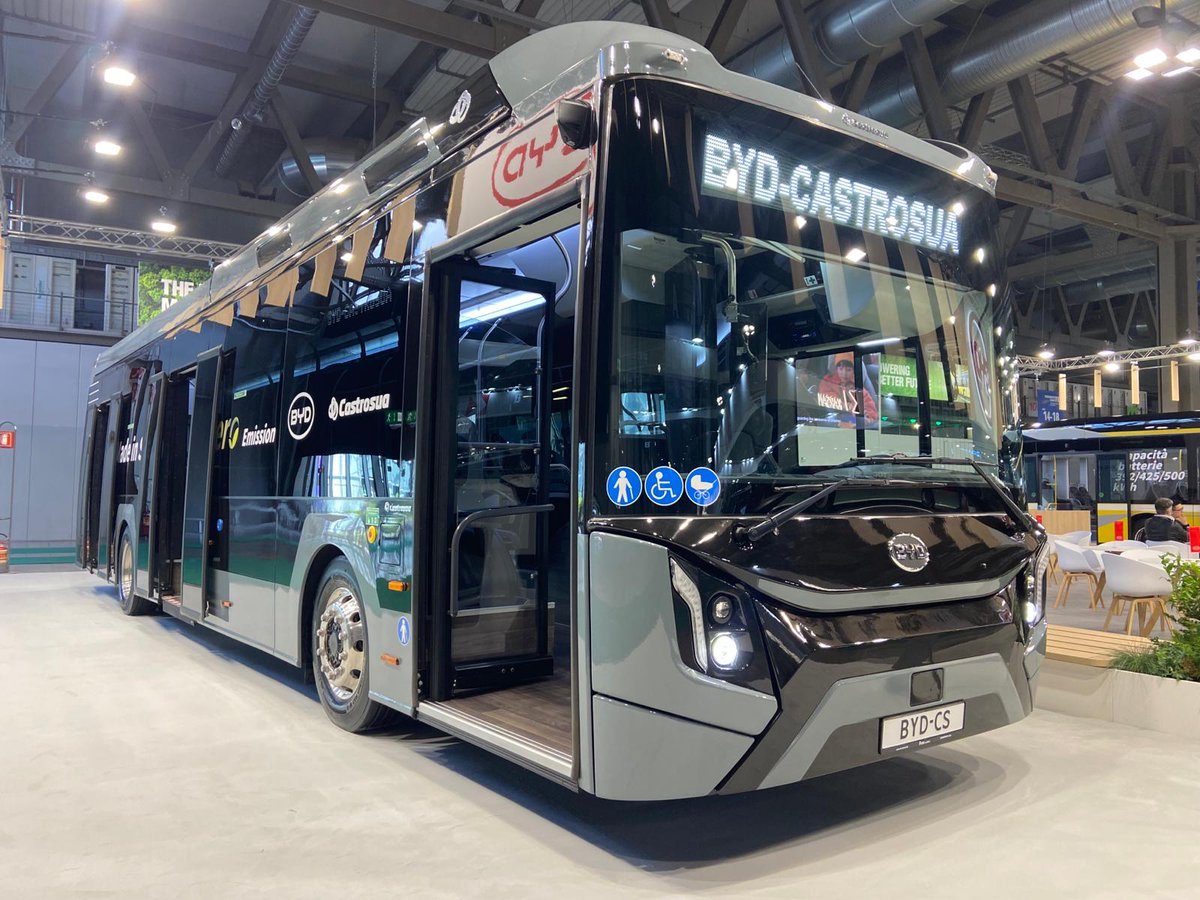 GrupoCastrosua's tweet photo. De  hoy hasta el viernes, estamos presentes en la feria de Next Mobility  Exhibition de Milán. Nuestro #Nelec luce así de bien en el stand de BYD  en la primera presentación  oficial al mercado italiano.

https://t.co/Rb3fgb5Umt https://t.co/A9avEXlLfm