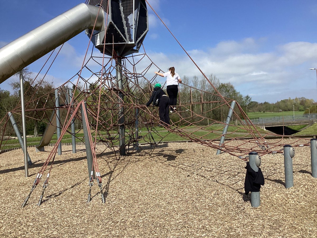 S1A made the most of the beautiful weather during our Outdoor Learning lesson last week. They focused on self management and teamwork at a local park. #confidentindividuals #outdoorlearning