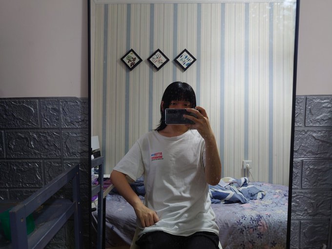 哈哈哈哈哈一刀没，剪成数学老师了 https://t.co/erLdWy7c7e<a href="/tag/%E9%9C%B2%E5%87%BA"class="tags"><span>#露出</span></a><a href="/tag/%E4%BC%AA%E5%A8%98"class="tags"><span>#伪娘</span></a>