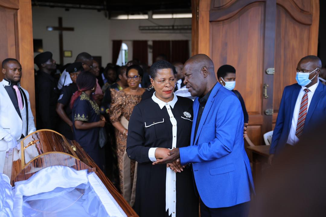 Speaker @AnitahAmong and deputy, @Thomas_Tayebwa this afternoon joined mourners at St Luke COU Ntinda for a funeral mass of the late, Alice Owenjuye Opondo, the mother of gov't spokesperson,@OfwonoOpondo. Among praised Opondo for consistently defending gov't amidst insults.