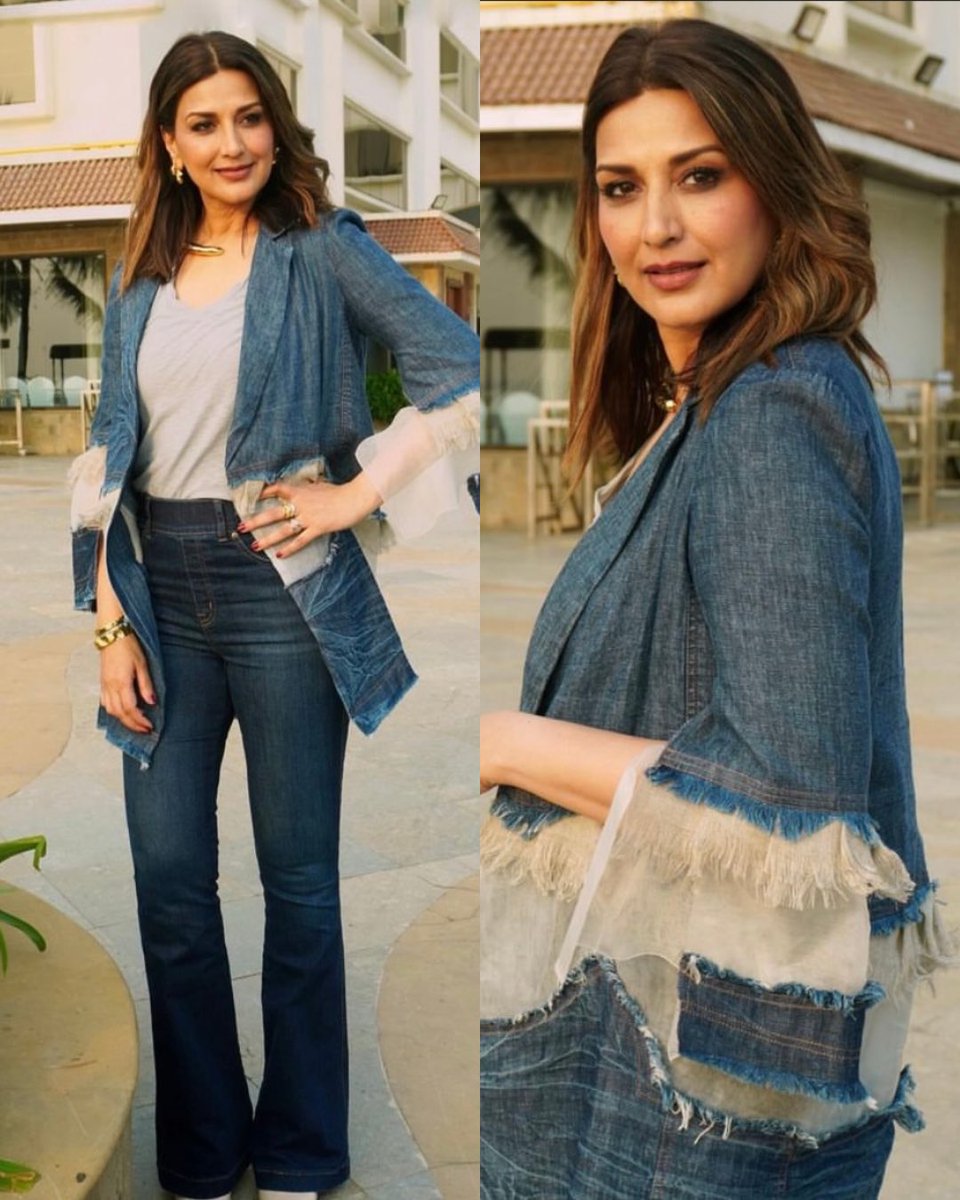 #SonaliBendre looks pretty in blue. 💙