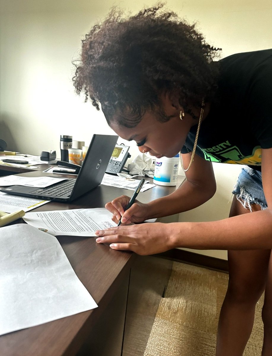 SaginawTFXC's tweet photo. 📢OFFICIALLY OFFICIAL 📢
CONGRATULATIONS again to our newly signed Gold Nugget! Looking forward to following your journey at Xavier University of Louisiana! 
@emsisdathletics @xulagold @saginawhstx @MamaDes3 https://t.co/Ct2gEguGmb