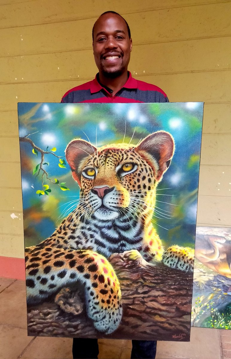 This is Mandela Nangoli from Eldoret with one of the paintings (oils on canvas) that he's exhibiting at the #AffordableArtShowKe.

Show runs 10-12 May 2024.🎊

See pinned tweet for full details.