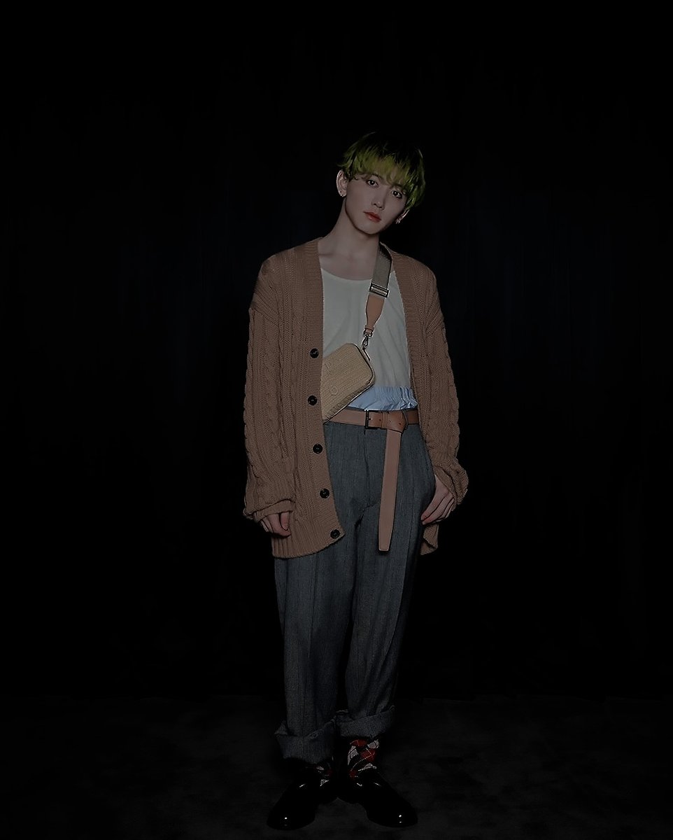 EBOYMSH's tweet photo. mashiho at prada. https://t.co/zsktJWQh6v