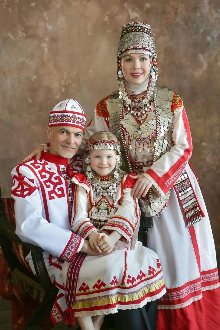 Çuvaş Türkü bir aile.