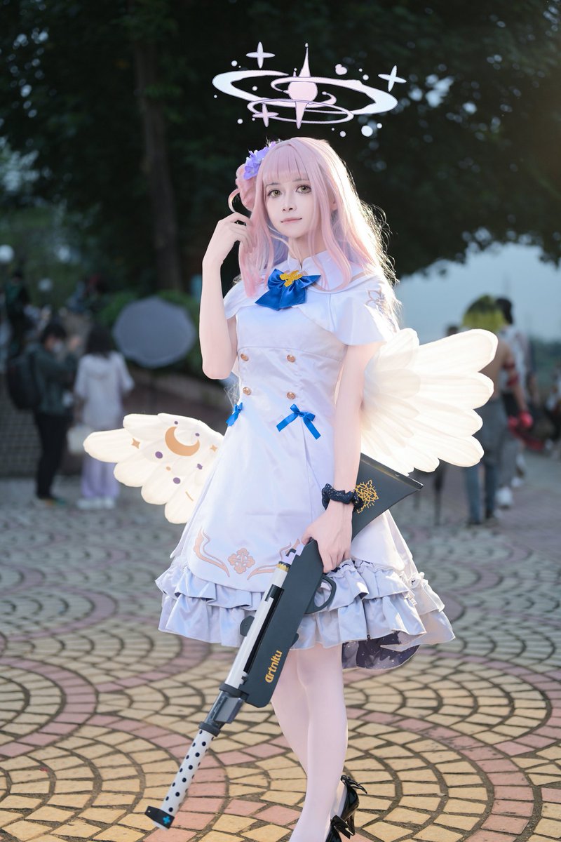 MitsukasaYuko's tweet image. うん、お待たせ！
これからはなんでも私に任せてね☆

萤火虫d2河边拍的几张mika
希望各位今天和mika都能过得开心
#コスプレ #cosplay #ブルーアーカイブ #ブルアカ #ミカ #聖園ミカ #聖園ミカ生誕祭2024