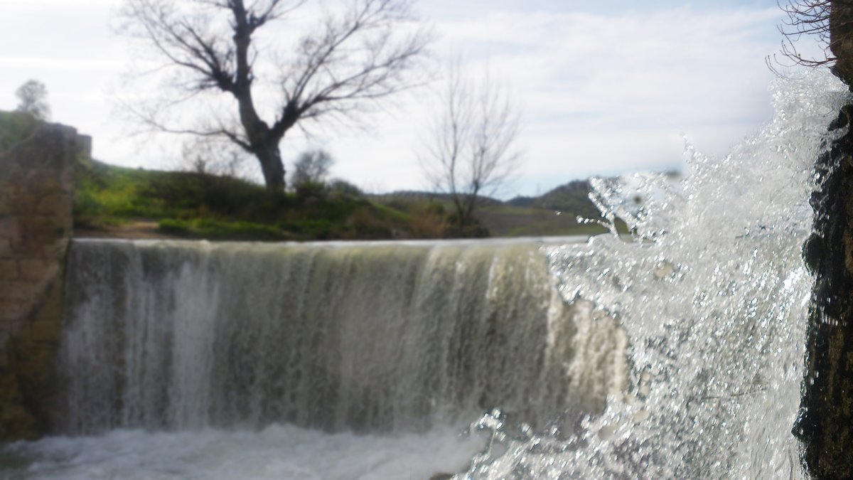 ¡Hacer una fotografía📸 tiene premio! 
😁 ¡Participa en el el Concurso de Fotografía “El Agua en la Vega de Granada y su Entorno” !
📝 Consulta las bases: lc.cx/9HtLAK
🙌 Tienes hasta el 31 de julio
#Aguasvira25Aniversario