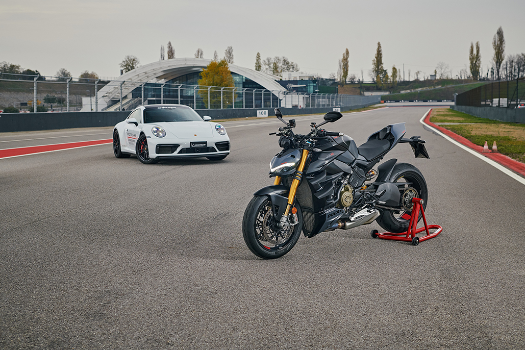 Ducati and Porsche Italy together for an unforgettable experience 

With the 2024 season, the DRE offer is e...

Read more here: modernclassicbikes.co.uk/ducati-and-por… 

#Ducati #IndustryNews #Manufacturers #Ducati #Ducati2024 #DucatiUK #MotorcycleNews #PorscheItaly