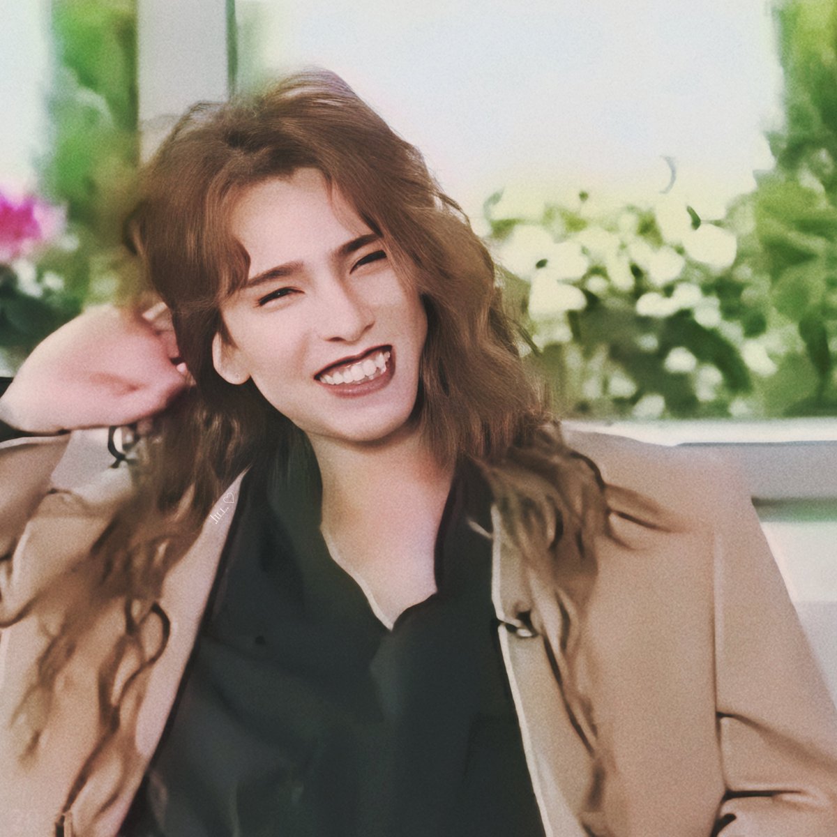 People said old YOSHIKI was scary, I can't relate with this face and this smile.💓

The real scary thing is we don't hear from you... I hope you're doing well & I believe you can handle all your hardship. It just takes time. 
#YOSHIKI #StayWell 💖✨