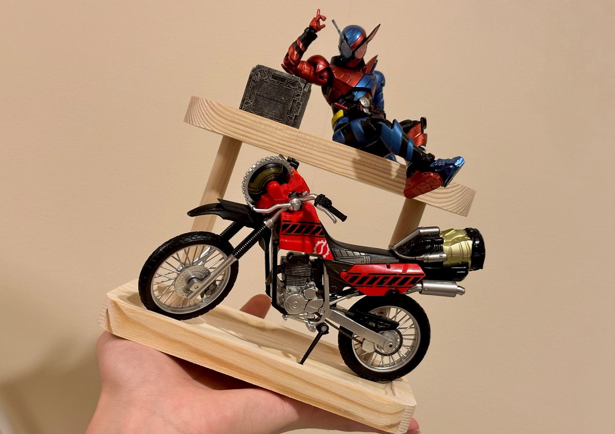 RIDERtatsumarn's tweet photo. ダイソーで買った
木製収納ラックが良すぎるから見て https://t.co/l1QUUu5vGu