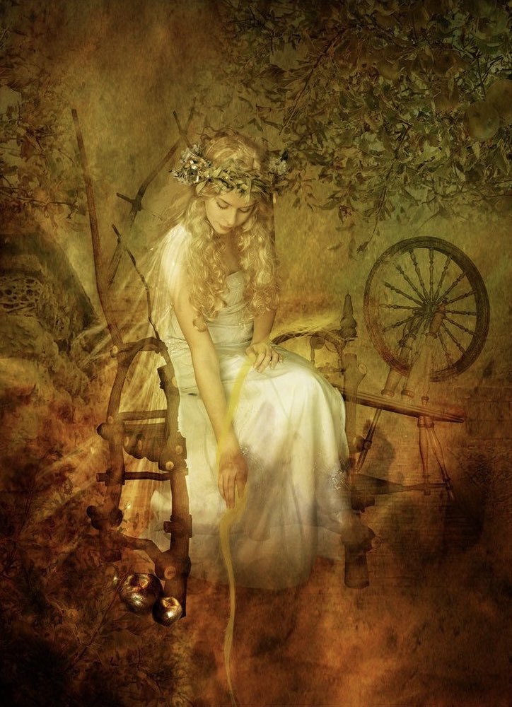 In Norse mythology, Frigg is a goddess that is associated with fertility, childbirth and motherhood. Known for her nurturing and protective qualities, Frigg represented motherly love and was often invoked during births.

#LegendaryWednesday