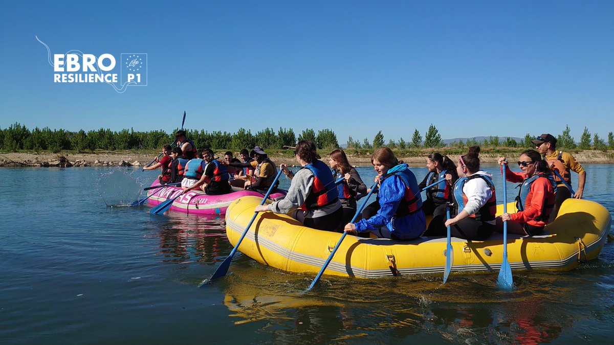 Territory #LIFEEbroResilienceP1.  We are collaborating with the education sector and we appreciate the interest from IES Gonzalo de Berceo in Alfaro, La Rioja. Dissemination actions to build a society more adapted to flood risk 📷First boat descent with students @LIFEprogramme