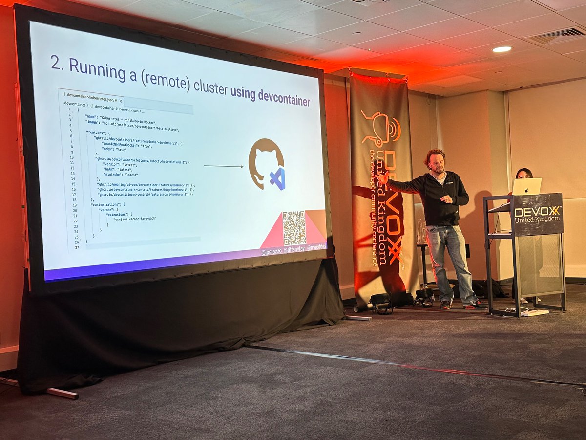 Time for “11 tricks to improve your productivity and reduce your frustration with Kubernetes” with @tiffanyfayj and @maeddes #DevoxxUK