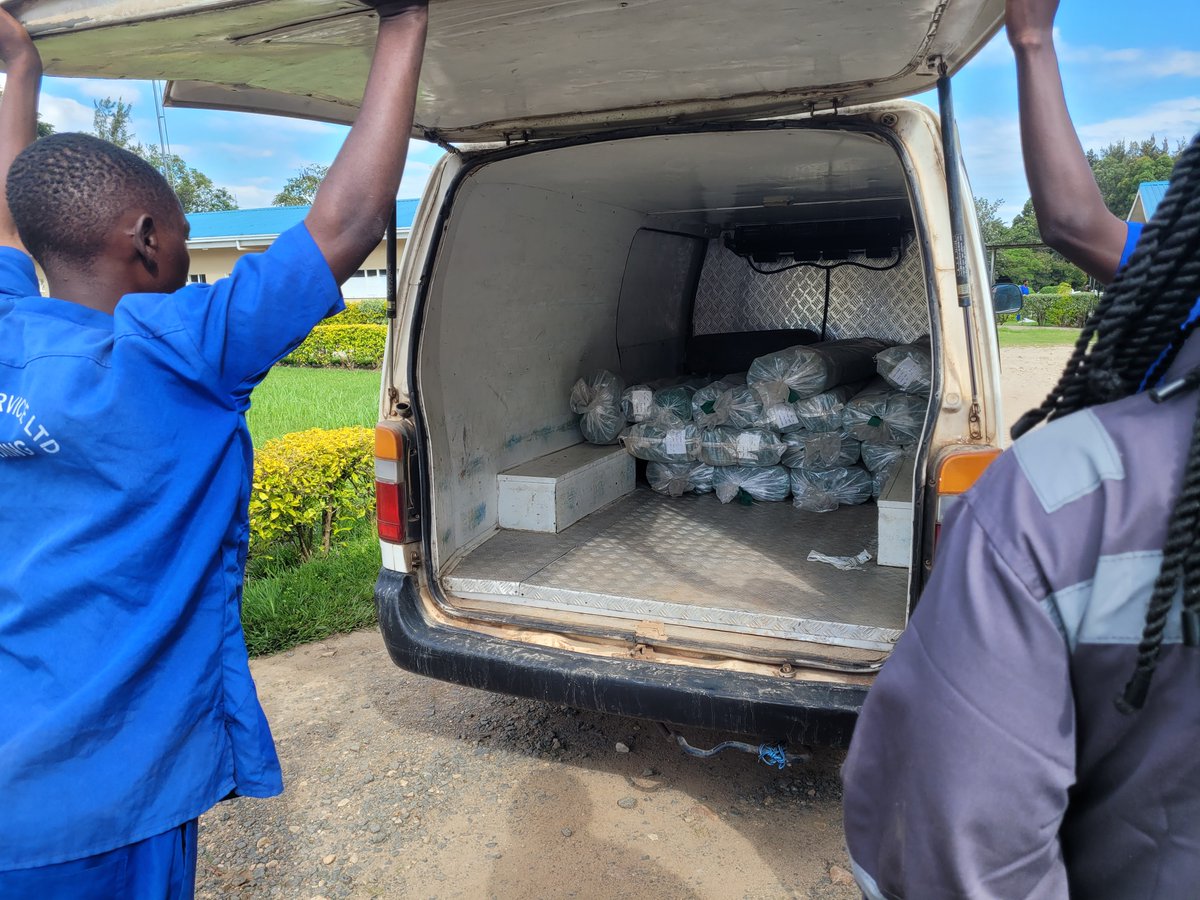 Today, our team continued its nationwide exercise, collaborating with @UNFPARwanda to distribute bed pads to 68 health facilities. Our partnership aims to enhance the standards of hygiene in healthcare settings, maintaining a sterile environment, essential for facilitating safe…