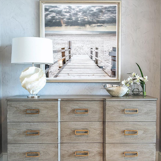 First Impressions are important, and your foyer provides an insight into the style and personality that can be expected throughout your home. Think of it as the first page in a Novel.
 
@jeffreysinteriorsed @linda_sonders_design @emilymcadeninteriors @michellemillerdesignfl