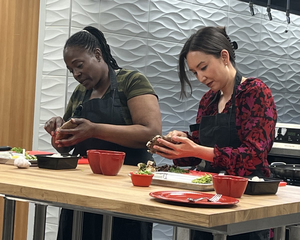 We were pleased to be joined by @VirginiaSHahnMD, a @hopkinsmedicine cardiologist, at the Simple Cooking with Heart Kitchen for our latest Cook with a Doc filming. Video with Chef Tia and Dr. Hahn cooking this delicious Shrimp, Mushroom, and Asparagus Stir Fry is coming soon!