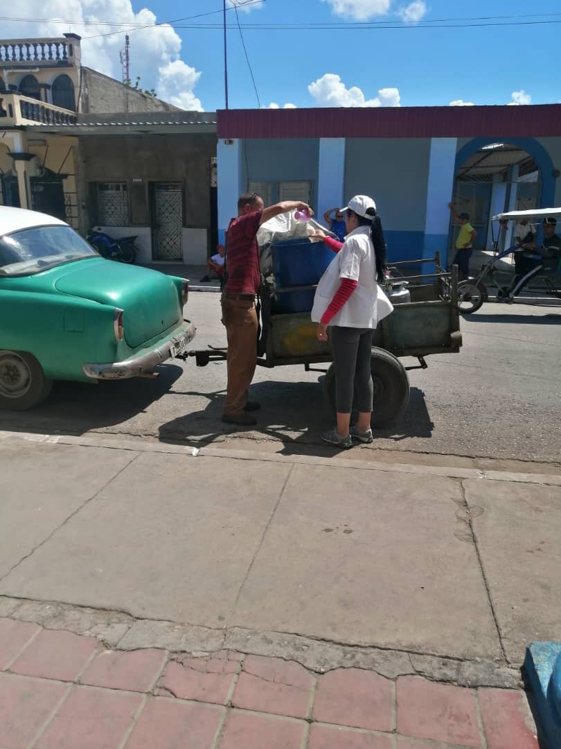 Magdiel Díaz Luzardo (@luzardomagdiel) on Twitter photo Se realiza muestreo a la leche a su llegada a las bodegas del municipio.
#MatancerosEnVictoria #MatanzasDeGironAl26 #CubaPorLaSalud <a href="/CaridadPoey/">Marieta Poey Caridad</a> <a href="/JanyMartnez10/">Hanny Martínez</a> <a href="/mariofsabines/">Mario Sabines Lorenzo</a> <a href="/grande_jaguey/">Asamblea Municipal del Poder Popular Jagüey Grande</a> Se realiza muestreo a la leche a su llegada a las bodegas del municipio.
#MatancerosEnVictoria #MatanzasDeGironAl26 #CubaPorLaSalud <a href="/CaridadPoey/">Marieta Poey Caridad</a> <a href="/JanyMartnez10/">Hanny Martínez</a> <a href="/mariofsabines/">Mario Sabines Lorenzo</a> <a href="/grande_jaguey/">Asamblea Municipal del Poder Popular Jagüey Grande</a>