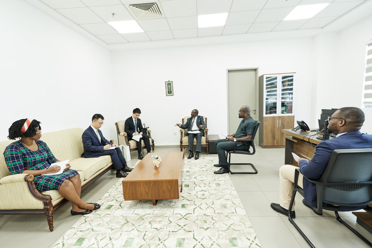 A delegation from the Embassy of #China to #Ghana visited the #AfCFTA Secretariat to discuss the upcoming Forum on China-Africa Cooperation (#FOCAC), to be held in Beijing in the autumn. The Forum is a platform for discussion on relations between China and #Africa. #Trade
