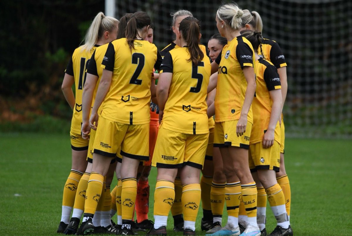 🦭 𝟐𝟑/𝟐𝟒! What a season it’s been for the girls, narrowly missing out on second place as well as some fantastic cup runs! 🤝 We are looking forward to next season and hope to push on and improve on a great campaign! #OurClub | #ChesterFC 🔵⚪️