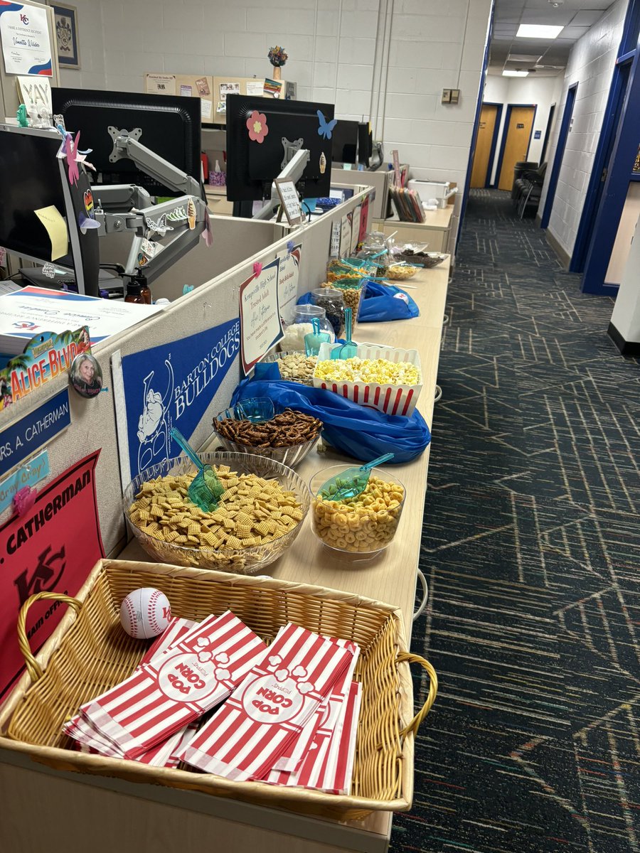 It’s Wednesday &on the menu for today is a trail mix bar! All week we have had spirit days & jeans for teachers in addition to other goodies! Thanks to Sunshine Treats who visited on Monday after our staff meeting to provide sweet treats! We ❤️ our teachers! #chiefkhspride