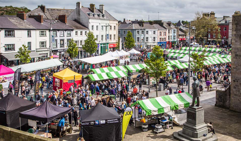 Caernarfon Food Festival returns this weekend with music, family areas and a selection of delicious food and drinks! What stall are you most looking forward visiting? #FoodFestival #CaernarfonFoodFestival2024 #GwylFwyd2024

@RAFHIVE  @VisitCaernarfon 

gwylfwydcaernarfon.cymru/home.php