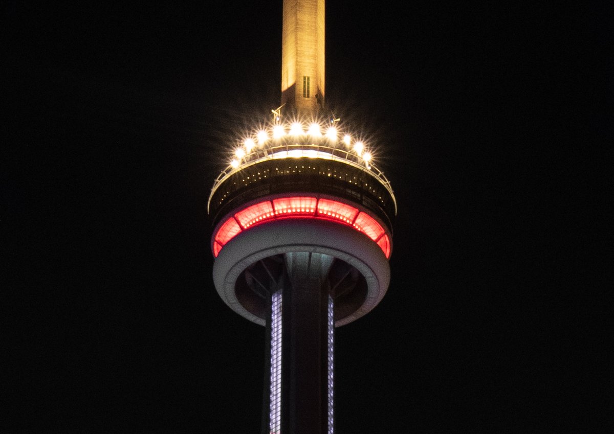 Tonight the #CNTower will also be lit red and yellow for McHappy Day for Ronald McDonald House Toronto @RMHToronto / Ce soir, la #TourCN sera également illuminée en rouge et jaune pour le Grand McDon du Manoir Ronald McDonald de Toronto