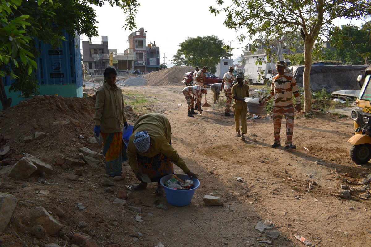 53 BN #ITBP conducted a cleanliness drive at the premises of Government Hospital, Kalikiri under the theme 'Mission lifestyle for environment (Meri Life)' on 8th May, 2024.
#HIMVEERS