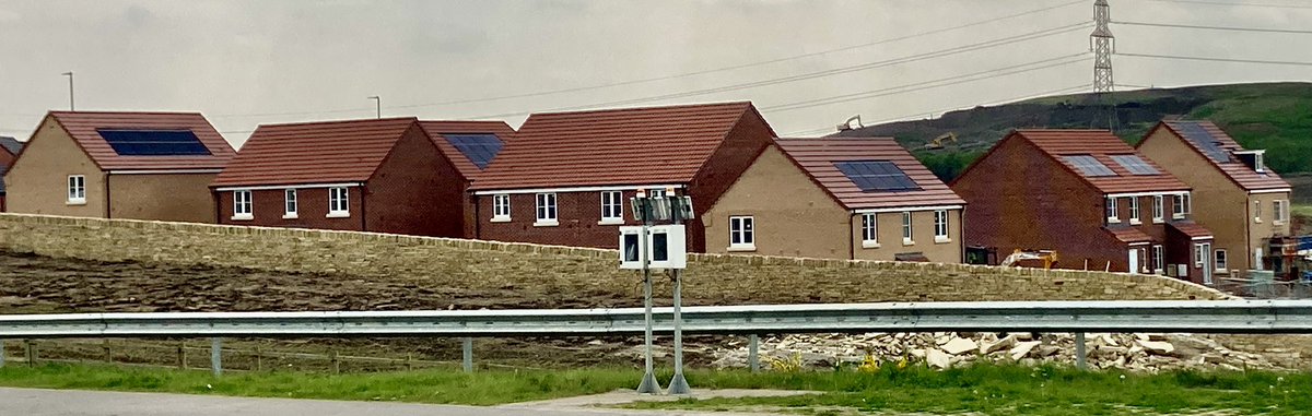 Photo taken just after midday, facing due South - a lovely collection of solar panels that will only ever see a few moments of direct sun at the height of summer. What’s the point @AvantHomes? Greenwash or just @PlanningShit?